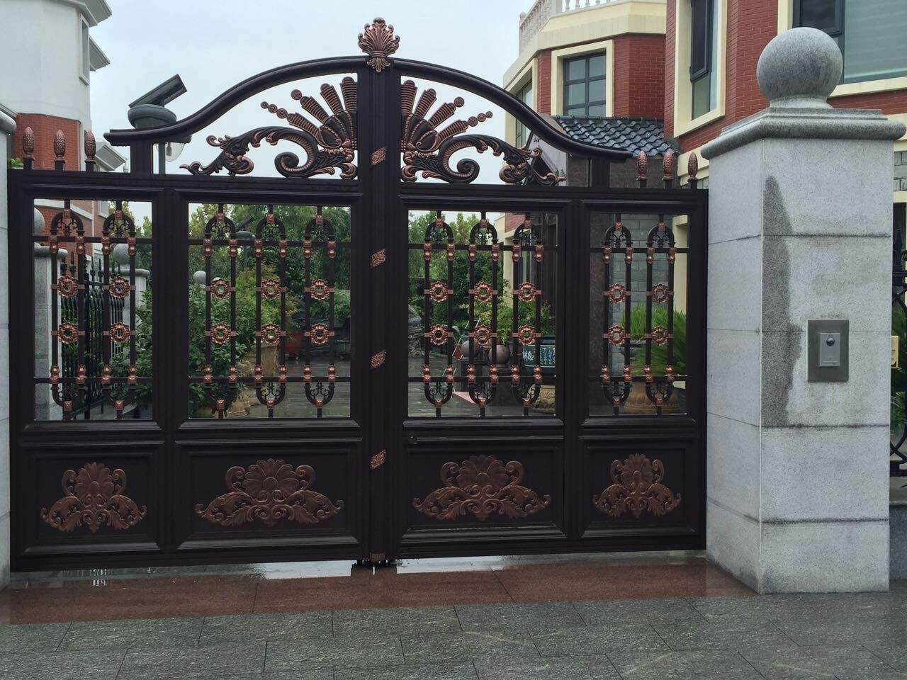 豪宅選擇好“門面”安誠(chéng)鋁藝大門