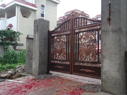 肇慶鋁藝空調(diào)護(hù)欄一米多少錢-安誠護(hù)欄廠家