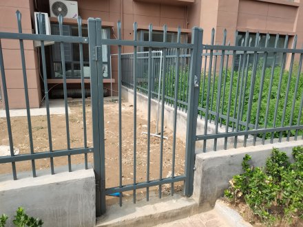  株洲簡約鋁合金護(hù)欄什么價(jià)位-百度推薦